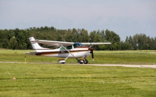 cessna 182 [320x200]